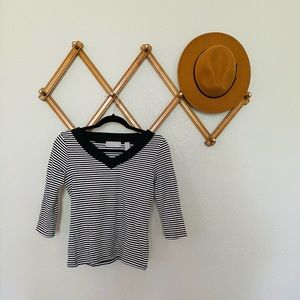 Liz Claiborne Black & White Striped Timeless Top